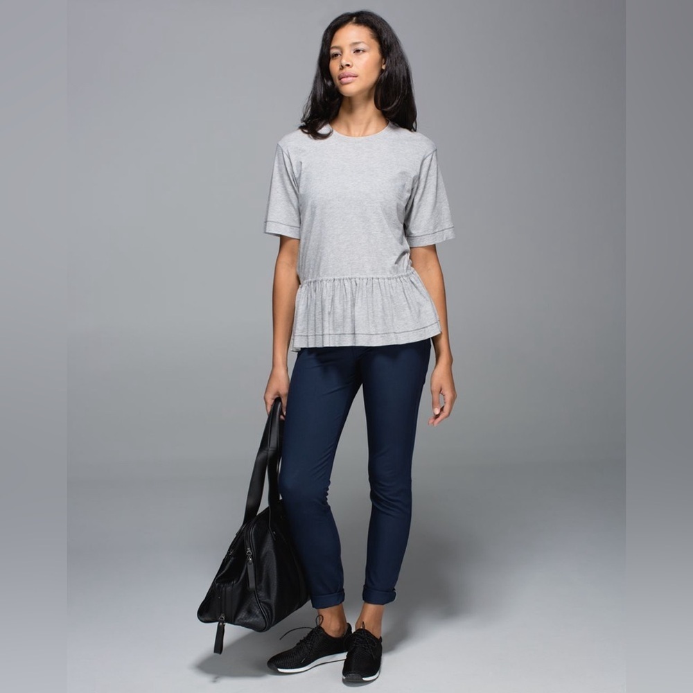 Lululemon Flouncey Tee Mini Stripe Heathered Medium Grey Angel Wing S - Picture 3 of 16